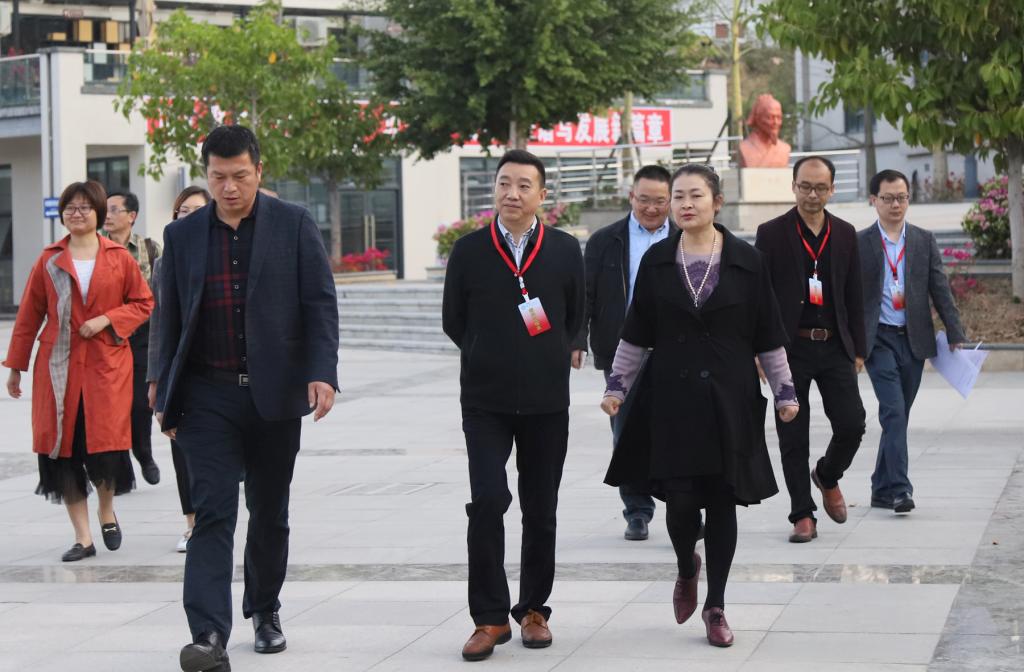 党委副书记胥刚前往东苑校区检查教学运行情况